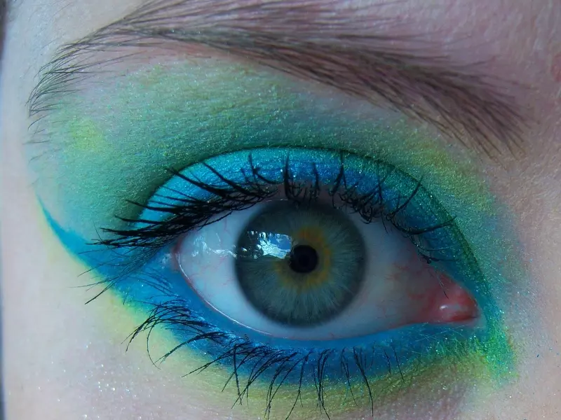 madrid eye color change