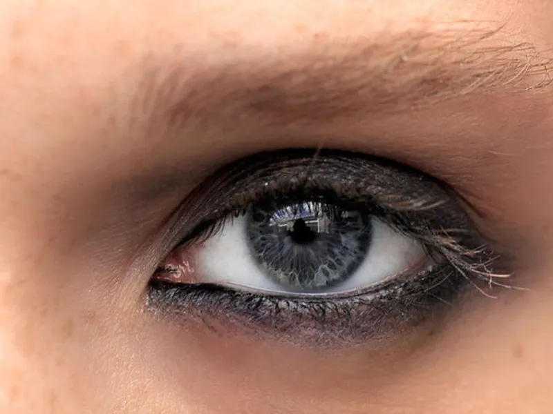 montreal eye color change